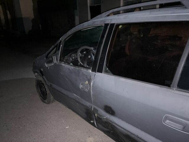 Серый Опель Зафира, объемом двигателя 1.8 л и пробегом 100 тыс. км за 358 $, фото 5 на Automoto.ua