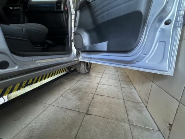 Серый Опель Зафира, объемом двигателя 2 л и пробегом 270 тыс. км за 2419 $, фото 10 на Automoto.ua