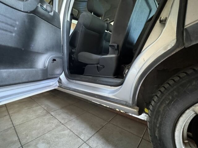 Серый Опель Зафира, объемом двигателя 2 л и пробегом 270 тыс. км за 2419 $, фото 12 на Automoto.ua