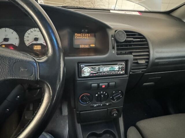 Серый Опель Зафира, объемом двигателя 2 л и пробегом 270 тыс. км за 2419 $, фото 1 на Automoto.ua