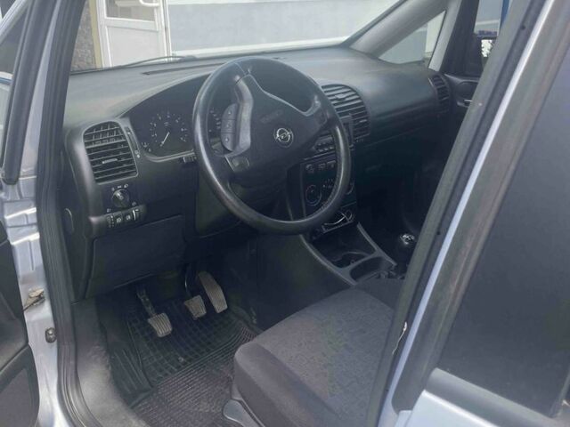 Серый Опель Зафира, объемом двигателя 2.2 л и пробегом 200 тыс. км за 3650 $, фото 6 на Automoto.ua