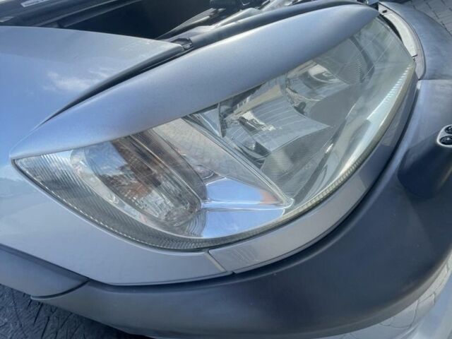 Серый Опель Зафира, объемом двигателя 2.2 л и пробегом 200 тыс. км за 3650 $, фото 13 на Automoto.ua