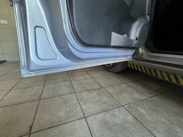 Серый Опель Зафира, объемом двигателя 2 л и пробегом 270 тыс. км за 2419 $, фото 14 на Automoto.ua