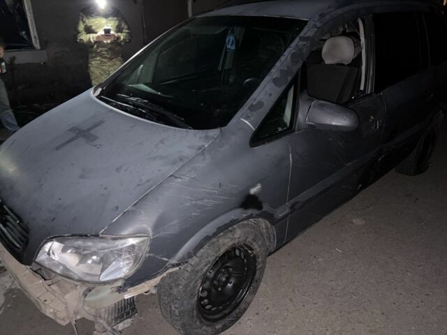 Серый Опель Зафира, объемом двигателя 1.8 л и пробегом 100 тыс. км за 358 $, фото 6 на Automoto.ua