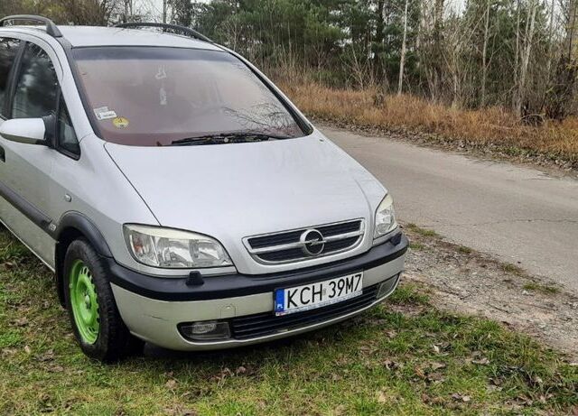 Серый Опель Зафира, объемом двигателя 2 л и пробегом 219 тыс. км за 1499 $, фото 3 на Automoto.ua