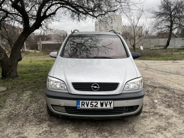 Серый Опель Зафира, объемом двигателя 2.2 л и пробегом 210 тыс. км за 1950 $, фото 1 на Automoto.ua