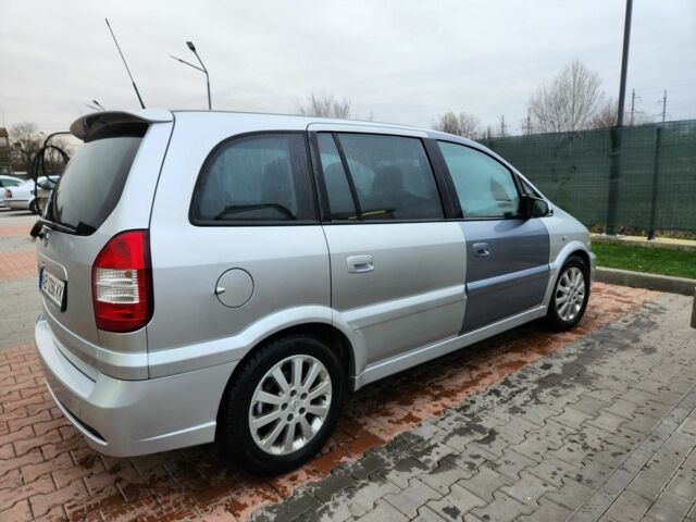 Серый Опель Зафира, объемом двигателя 2 л и пробегом 267 тыс. км за 4300 $, фото 3 на Automoto.ua