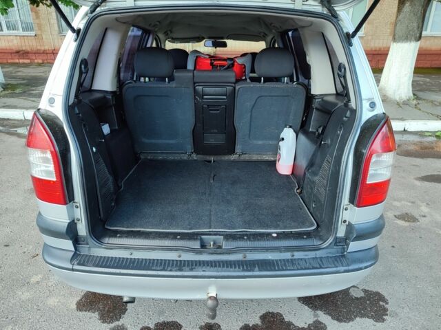 Серый Опель Зафира, объемом двигателя 2 л и пробегом 380 тыс. км за 3299 $, фото 11 на Automoto.ua