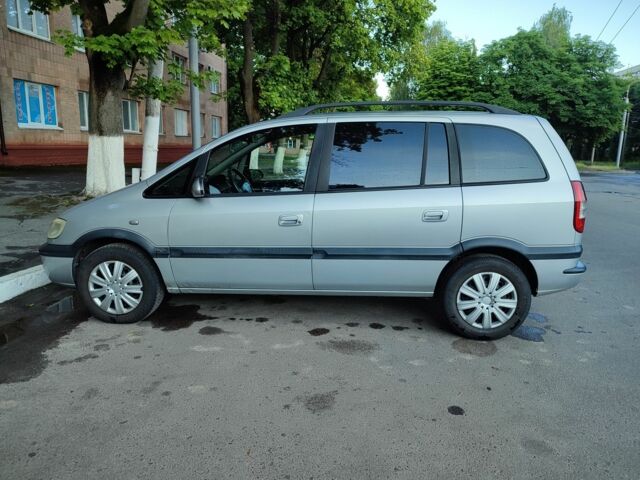 Серый Опель Зафира, объемом двигателя 2 л и пробегом 380 тыс. км за 3299 $, фото 2 на Automoto.ua