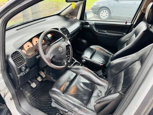 Сірий Опель Зафіра, об'ємом двигуна 2 л та пробігом 247 тис. км за 2250 $, фото 5 на Automoto.ua