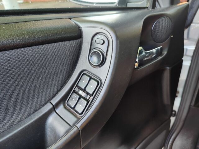 Серый Опель Зафира, объемом двигателя 2 л и пробегом 380 тыс. км за 3299 $, фото 16 на Automoto.ua