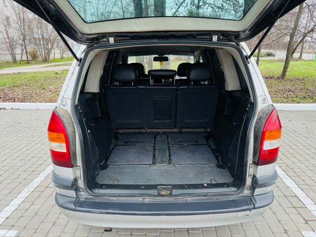 Сірий Опель Зафіра, об'ємом двигуна 2 л та пробігом 247 тис. км за 2250 $, фото 10 на Automoto.ua