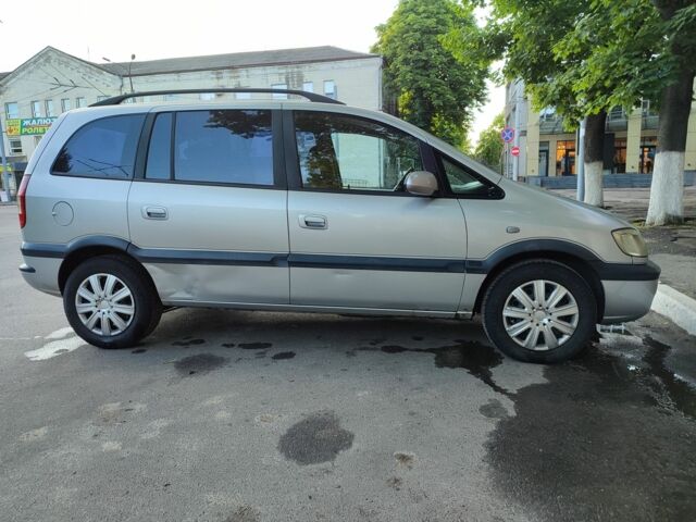 Серый Опель Зафира, объемом двигателя 2 л и пробегом 380 тыс. км за 3299 $, фото 6 на Automoto.ua