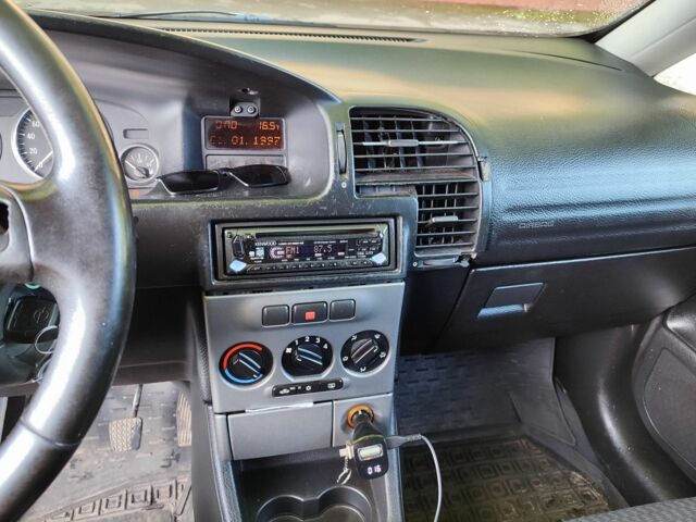 Серый Опель Зафира, объемом двигателя 2 л и пробегом 380 тыс. км за 3299 $, фото 18 на Automoto.ua