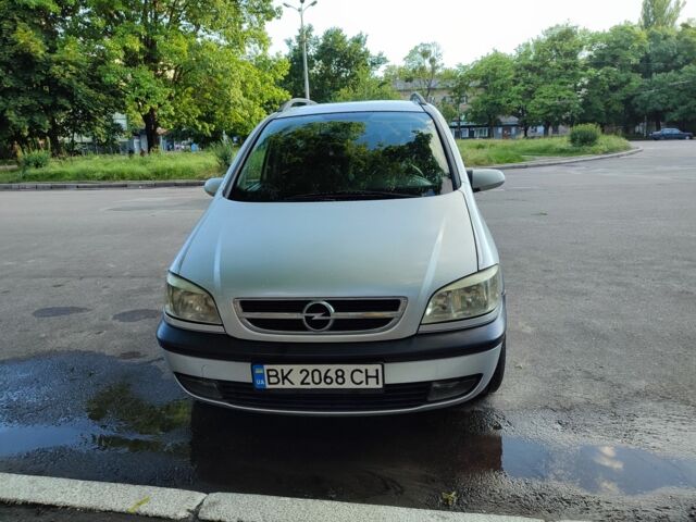 Серый Опель Зафира, объемом двигателя 2 л и пробегом 380 тыс. км за 3299 $, фото 9 на Automoto.ua