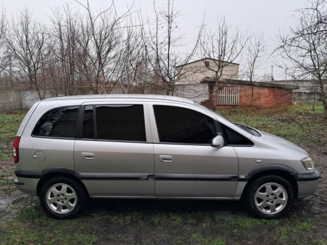 Сірий Опель Зафіра, об'ємом двигуна 2.2 л та пробігом 250 тис. км за 4000 $, фото 2 на Automoto.ua