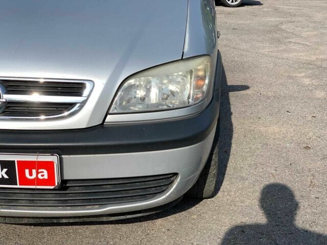 Серый Опель Зафира, объемом двигателя 1.6 л и пробегом 242 тыс. км за 4180 $, фото 11 на Automoto.ua