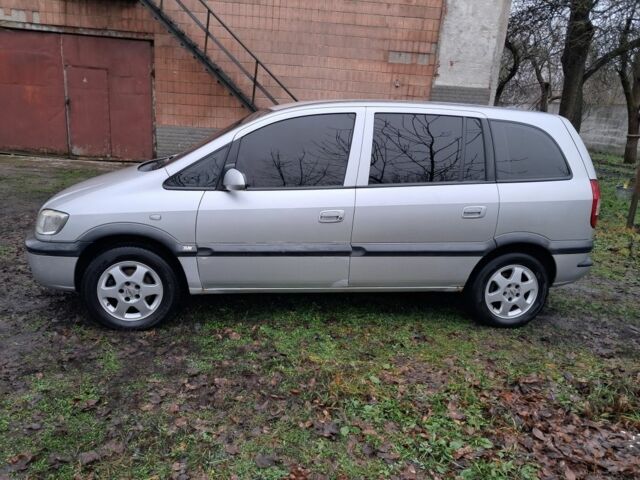 Сірий Опель Зафіра, об'ємом двигуна 2.2 л та пробігом 250 тис. км за 4000 $, фото 1 на Automoto.ua