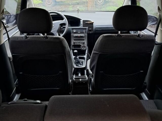 Сірий Опель Зафіра, об'ємом двигуна 2.2 л та пробігом 250 тис. км за 4000 $, фото 7 на Automoto.ua