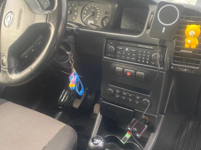 Сірий Опель Зафіра, об'ємом двигуна 1.8 л та пробігом 245 тис. км за 4500 $, фото 11 на Automoto.ua