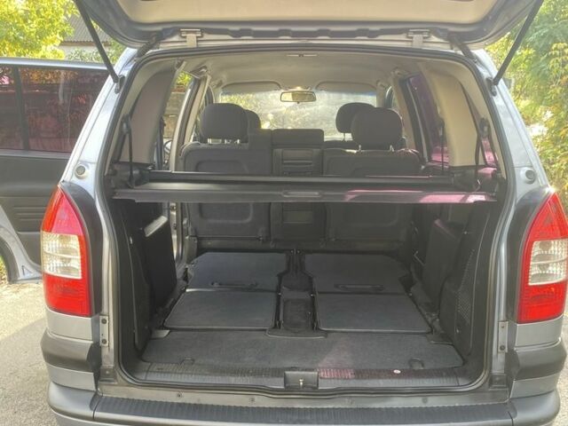 Серый Опель Зафира, объемом двигателя 2.2 л и пробегом 237 тыс. км за 4750 $, фото 11 на Automoto.ua