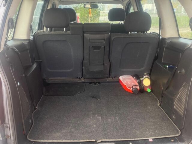 Сірий Опель Зафіра, об'ємом двигуна 1.8 л та пробігом 245 тис. км за 4500 $, фото 10 на Automoto.ua