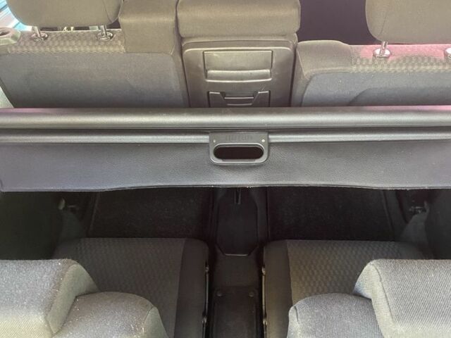 Серый Опель Зафира, объемом двигателя 2.2 л и пробегом 237 тыс. км за 4750 $, фото 15 на Automoto.ua