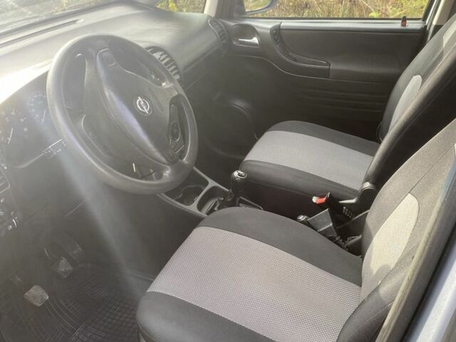 Серый Опель Зафира, объемом двигателя 2.2 л и пробегом 237 тыс. км за 4750 $, фото 5 на Automoto.ua