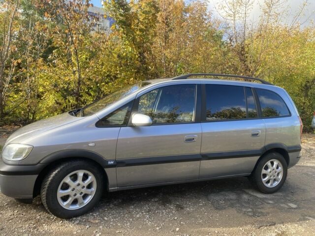 Серый Опель Зафира, объемом двигателя 2.2 л и пробегом 237 тыс. км за 4750 $, фото 2 на Automoto.ua