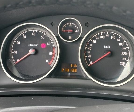 Серый Опель Зафира, объемом двигателя 1.6 л и пробегом 213 тыс. км за 5500 $, фото 9 на Automoto.ua