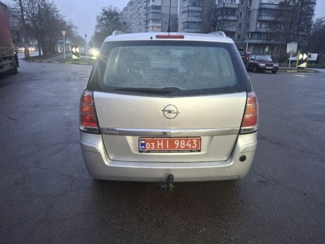 Серый Опель Зафира, объемом двигателя 1.8 л и пробегом 246 тыс. км за 5600 $, фото 4 на Automoto.ua