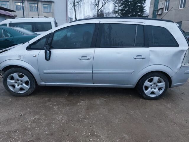 Серый Опель Зафира, объемом двигателя 1.6 л и пробегом 220 тыс. км за 500 $, фото 3 на Automoto.ua