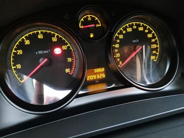 Серый Опель Зафира, объемом двигателя 1.6 л и пробегом 209 тыс. км за 7800 $, фото 4 на Automoto.ua