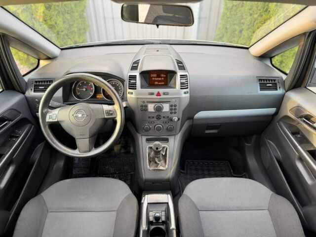 Сірий Опель Зафіра, об'ємом двигуна 1.9 л та пробігом 260 тис. км за 5100 $, фото 7 на Automoto.ua