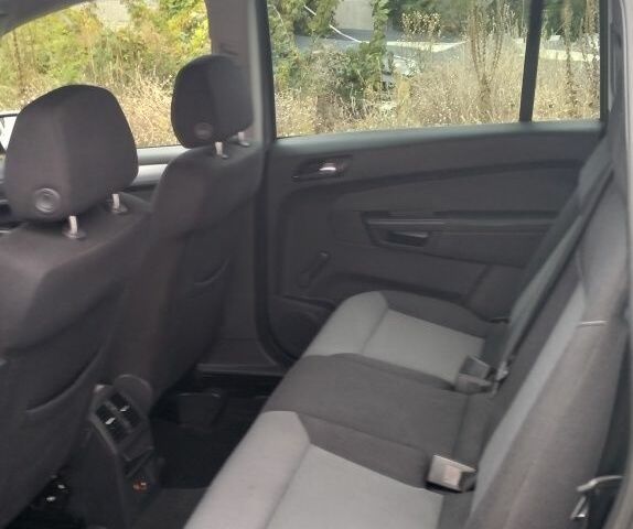 Серый Опель Зафира, объемом двигателя 1.6 л и пробегом 213 тыс. км за 5500 $, фото 6 на Automoto.ua