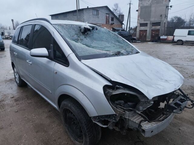 Серый Опель Зафира, объемом двигателя 1.6 л и пробегом 220 тыс. км за 500 $, фото 4 на Automoto.ua