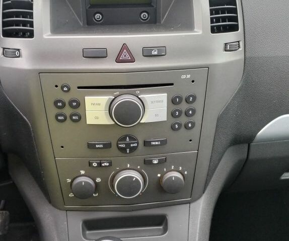 Серый Опель Зафира, объемом двигателя 1.6 л и пробегом 213 тыс. км за 5500 $, фото 8 на Automoto.ua