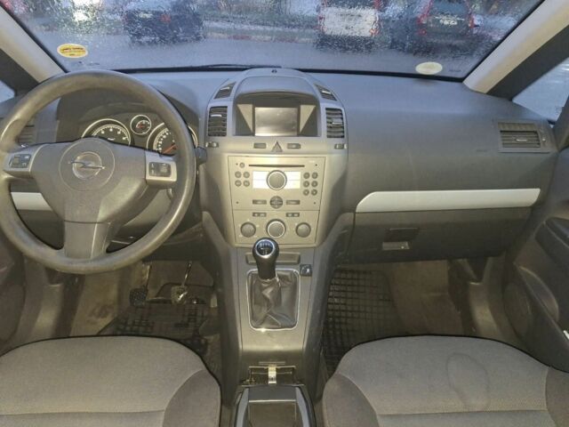 Серый Опель Зафира, объемом двигателя 1.8 л и пробегом 246 тыс. км за 5350 $, фото 6 на Automoto.ua