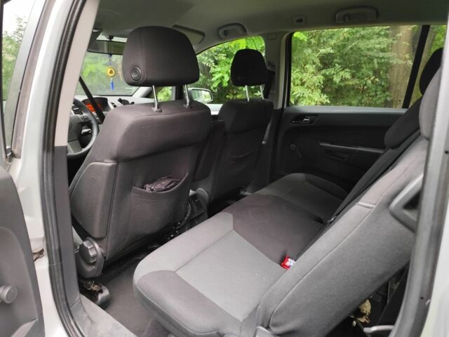 Серый Опель Зафира, объемом двигателя 0 л и пробегом 275 тыс. км за 3200 $, фото 5 на Automoto.ua