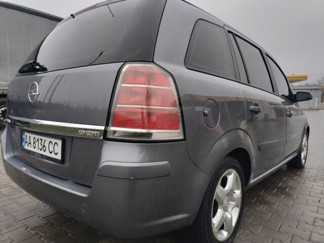 Серый Опель Зафира, объемом двигателя 1.9 л и пробегом 360 тыс. км за 5100 $, фото 11 на Automoto.ua