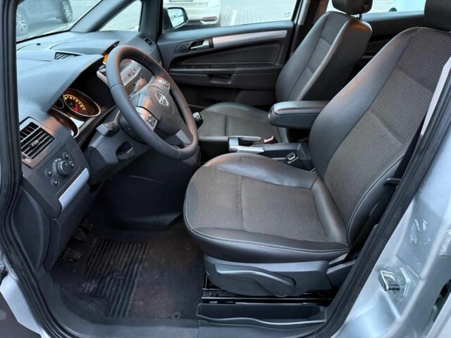 Сірий Опель Зафіра, об'ємом двигуна 1.9 л та пробігом 171 тис. км за 5700 $, фото 5 на Automoto.ua