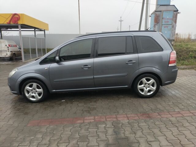 Серый Опель Зафира, объемом двигателя 1.9 л и пробегом 360 тыс. км за 5100 $, фото 3 на Automoto.ua