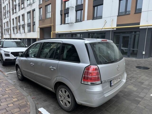 Серый Опель Зафира, объемом двигателя 1.8 л и пробегом 250 тыс. км за 4900 $, фото 2 на Automoto.ua