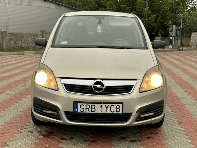 Серый Опель Зафира, объемом двигателя 1.9 л и пробегом 250 тыс. км за 2250 $, фото 7 на Automoto.ua