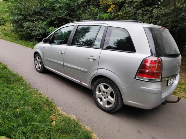 Серый Опель Зафира, объемом двигателя 0 л и пробегом 275 тыс. км за 3200 $, фото 3 на Automoto.ua