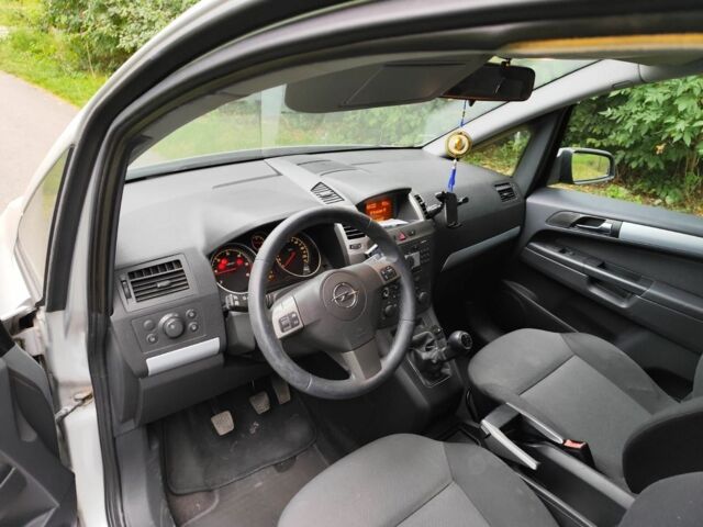 Серый Опель Зафира, объемом двигателя 0 л и пробегом 275 тыс. км за 3200 $, фото 7 на Automoto.ua