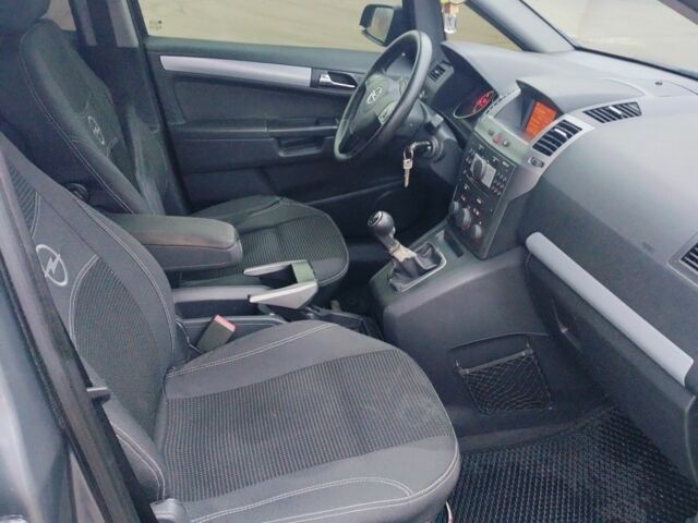 Серый Опель Зафира, объемом двигателя 1.9 л и пробегом 360 тыс. км за 5100 $, фото 13 на Automoto.ua