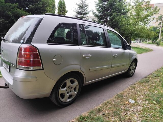 Серый Опель Зафира, объемом двигателя 0 л и пробегом 275 тыс. км за 3200 $, фото 2 на Automoto.ua