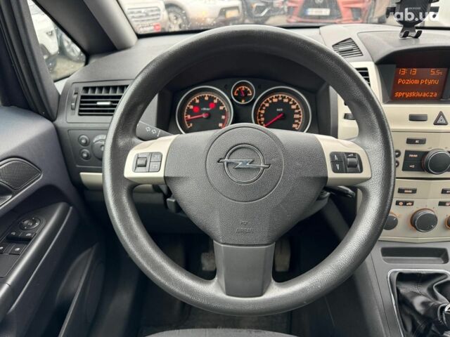 Серый Опель Зафира, объемом двигателя 1.8 л и пробегом 300 тыс. км за 7490 $, фото 20 на Automoto.ua