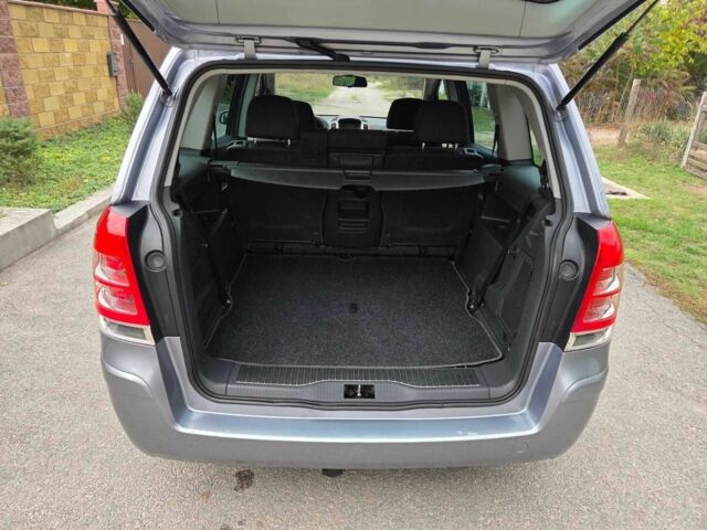 Серый Опель Зафира, объемом двигателя 1.6 л и пробегом 194 тыс. км за 6850 $, фото 22 на Automoto.ua